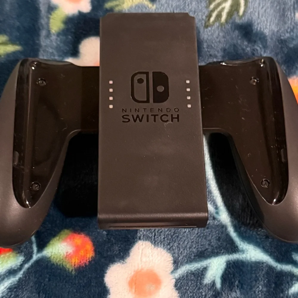 Nintendo Switch OLED Carry Case and Joy Con Controller Grip! New in package